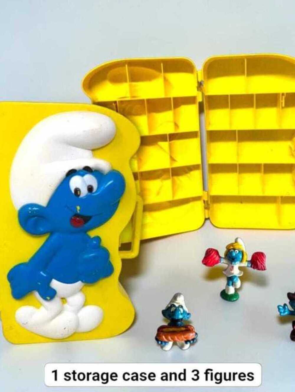 Vintage 1981 Smurf Carrying Case with 3 PVC Figures